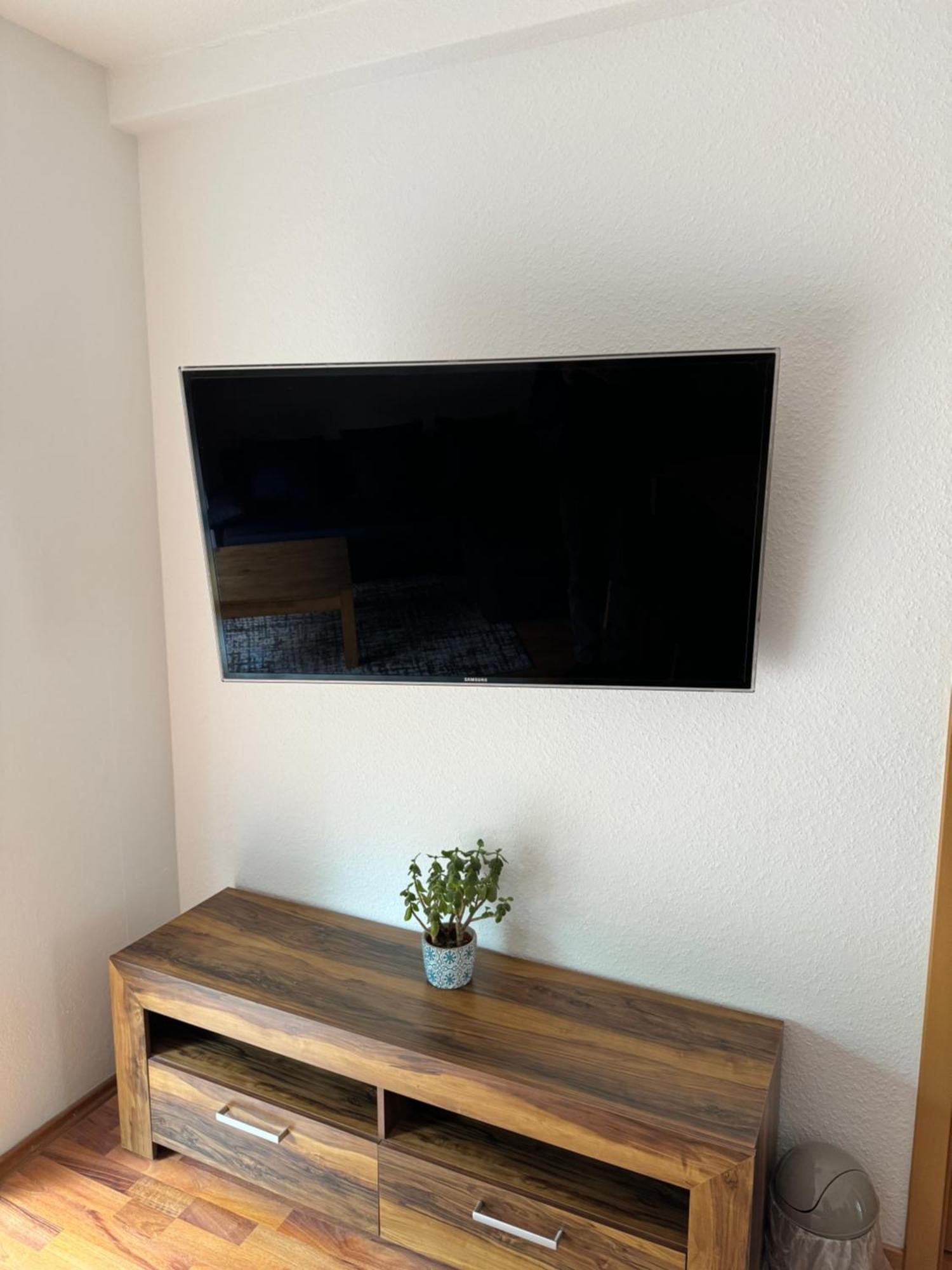 Schoene Eg Wohnung Mit Tv, Wlan Und Kueche - Maria Werne Kültér fotó